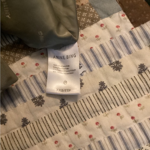 Top - Picture 4 of 5